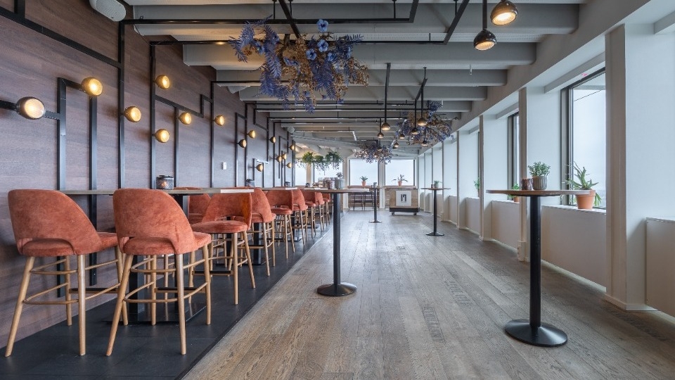 Floor 17 gallery image