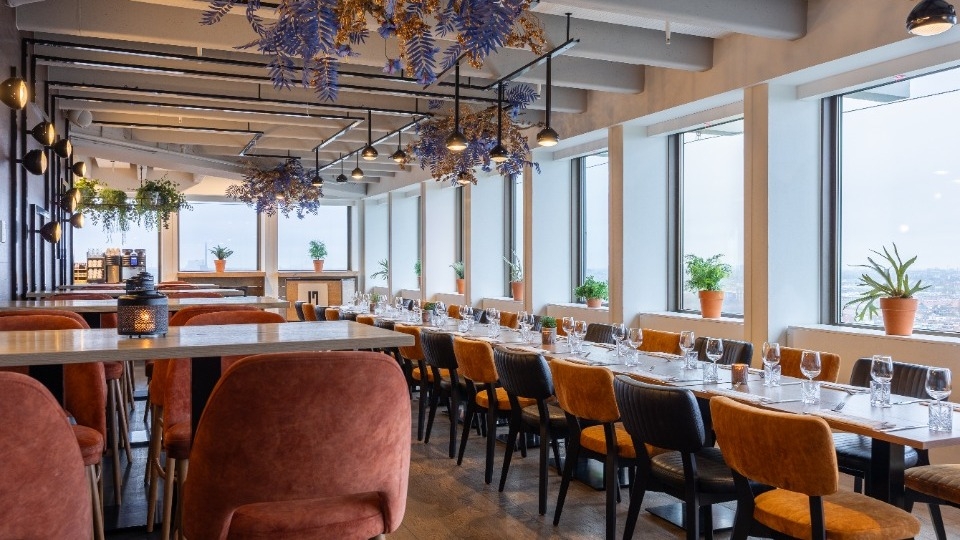 Floor 17 gallery image