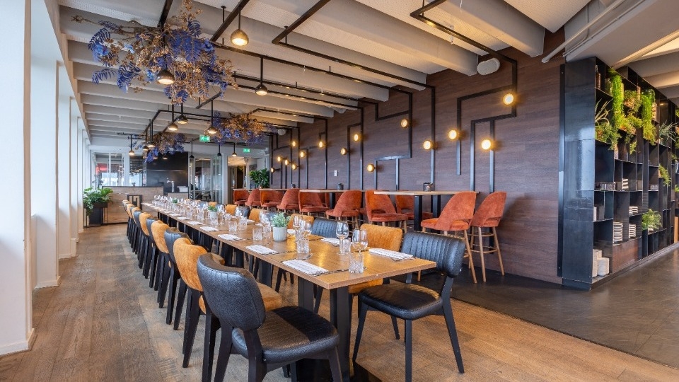 Floor 17 gallery image