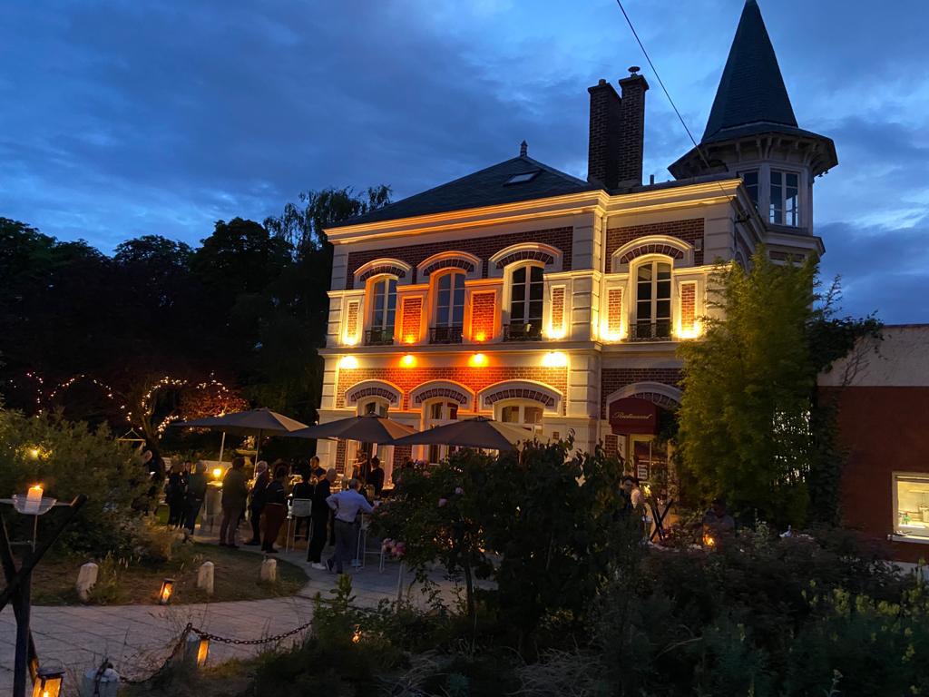 Les Pieds Dans l'Herbe gallery image