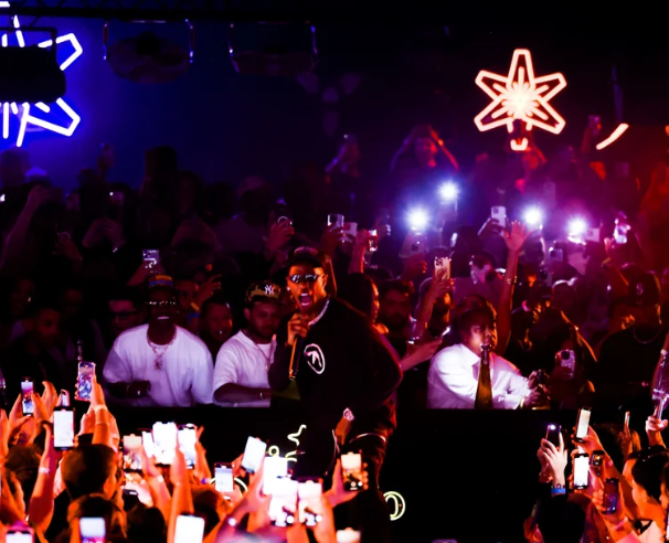 Lilly's Club Paris Fashion Week