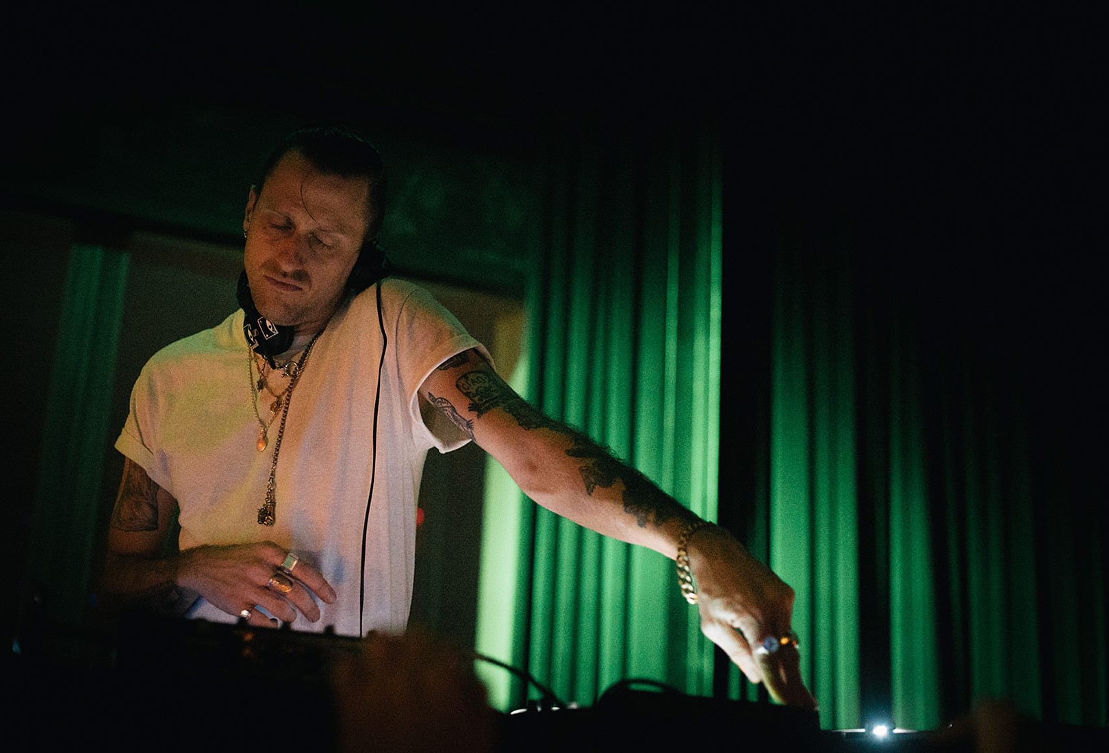 Lux Frágil gallery image