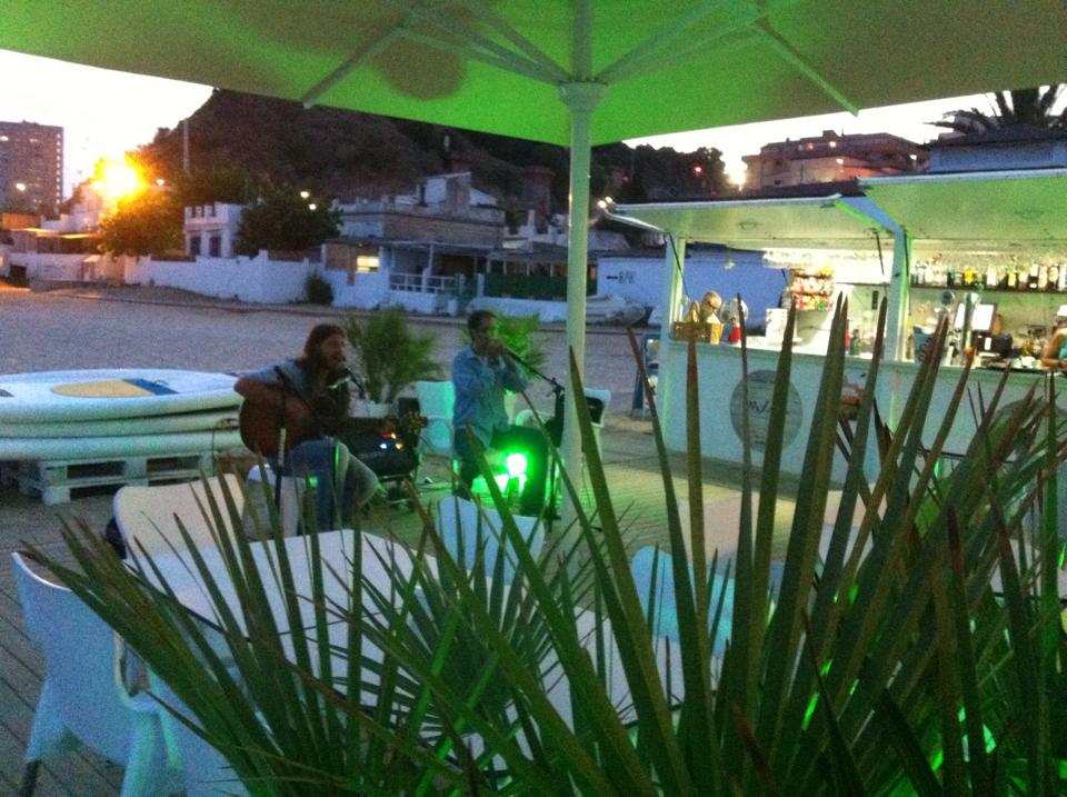 Mil Olas Lounge Beach gallery image