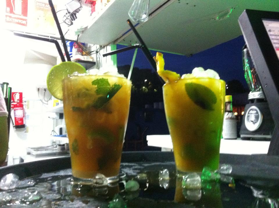 Mil Olas Lounge Beach gallery image