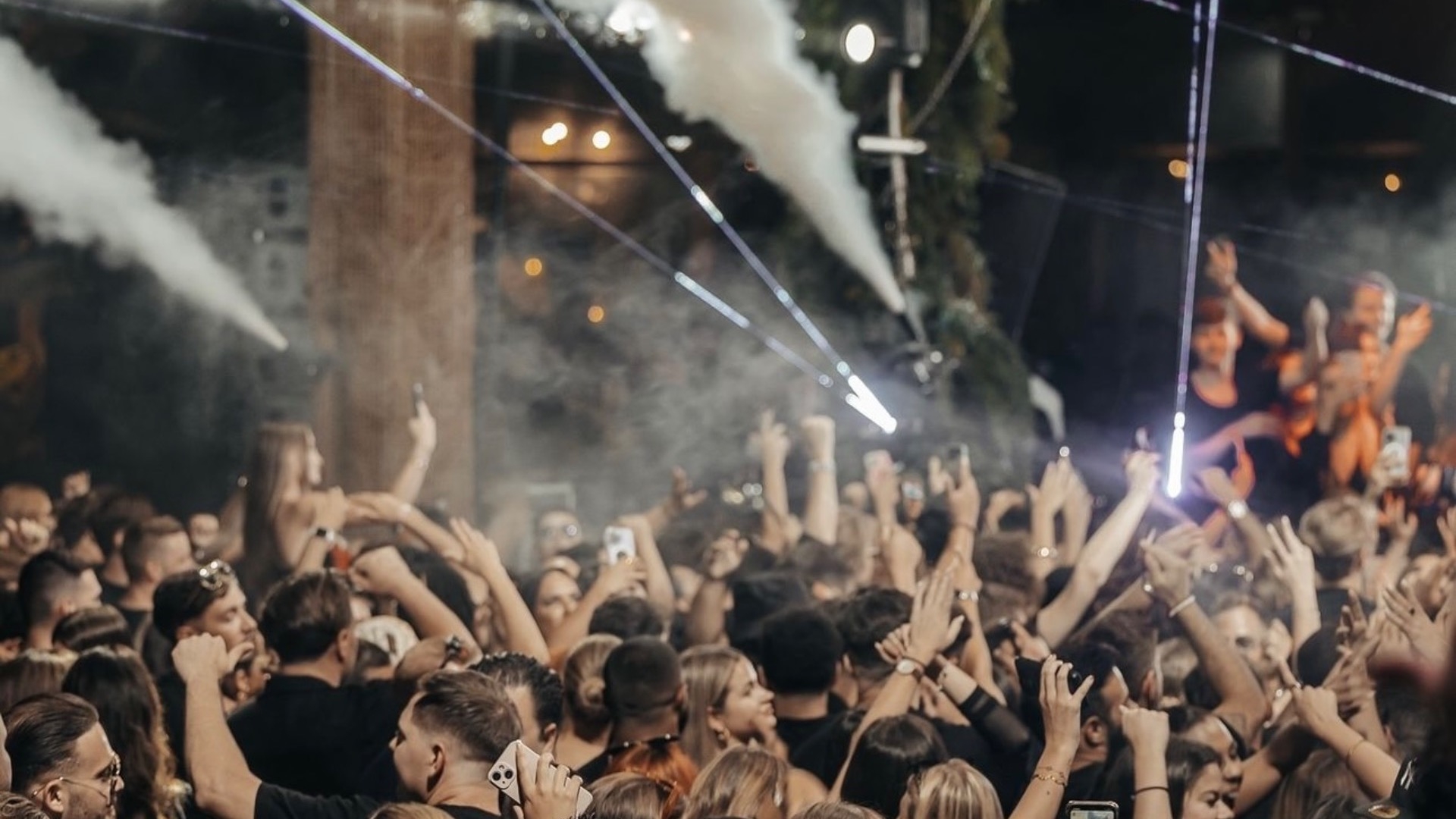 NAÔ POOL CLUB gallery image