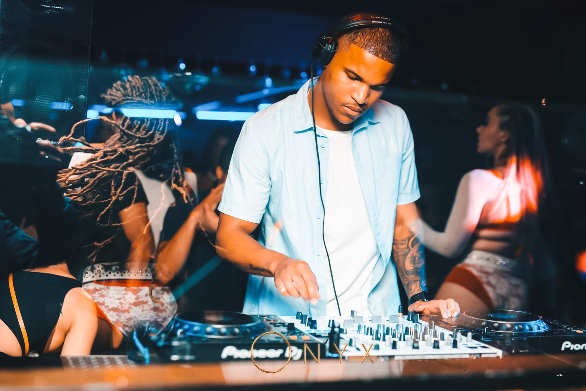 ONYX Michelangelo Towers gallery image