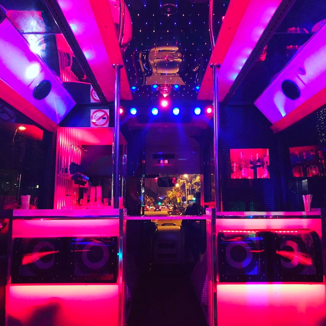 Partybus Barcelona gallery image