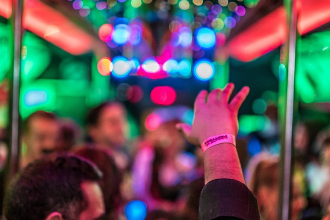Partybus Barcelona gallery image