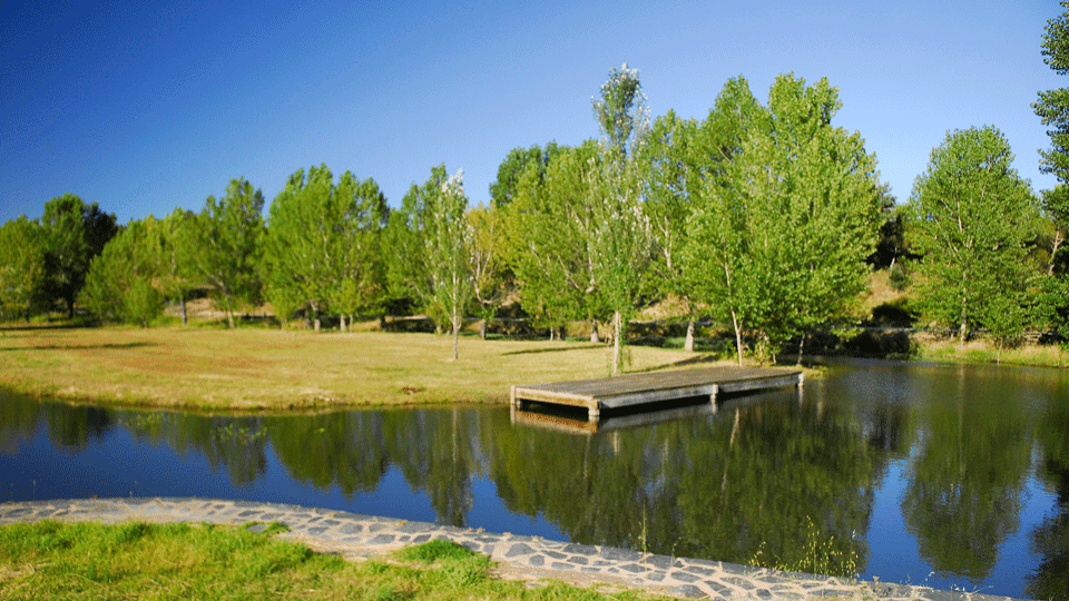 Praia Fluvial E Piscinas De Fronteira