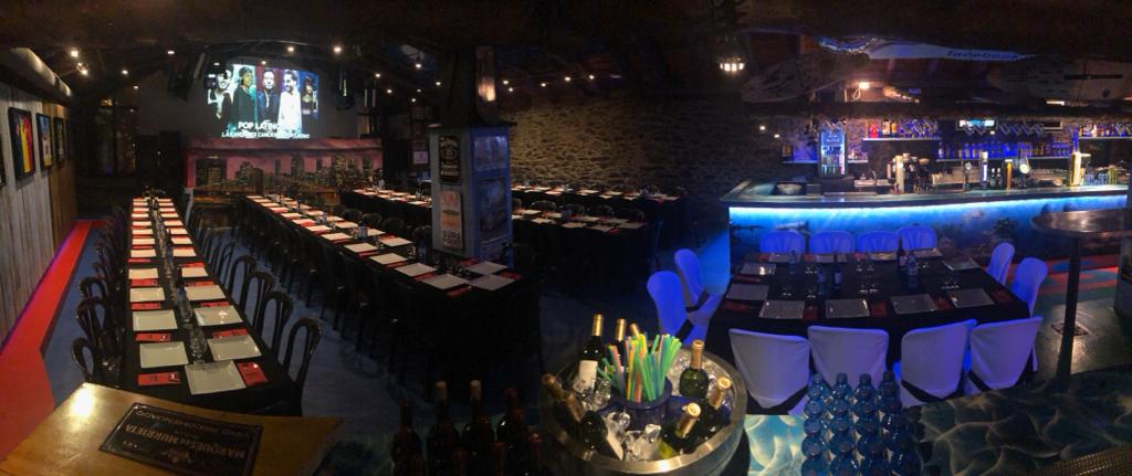 Surf Arinsal - Restaurant & Discotheque