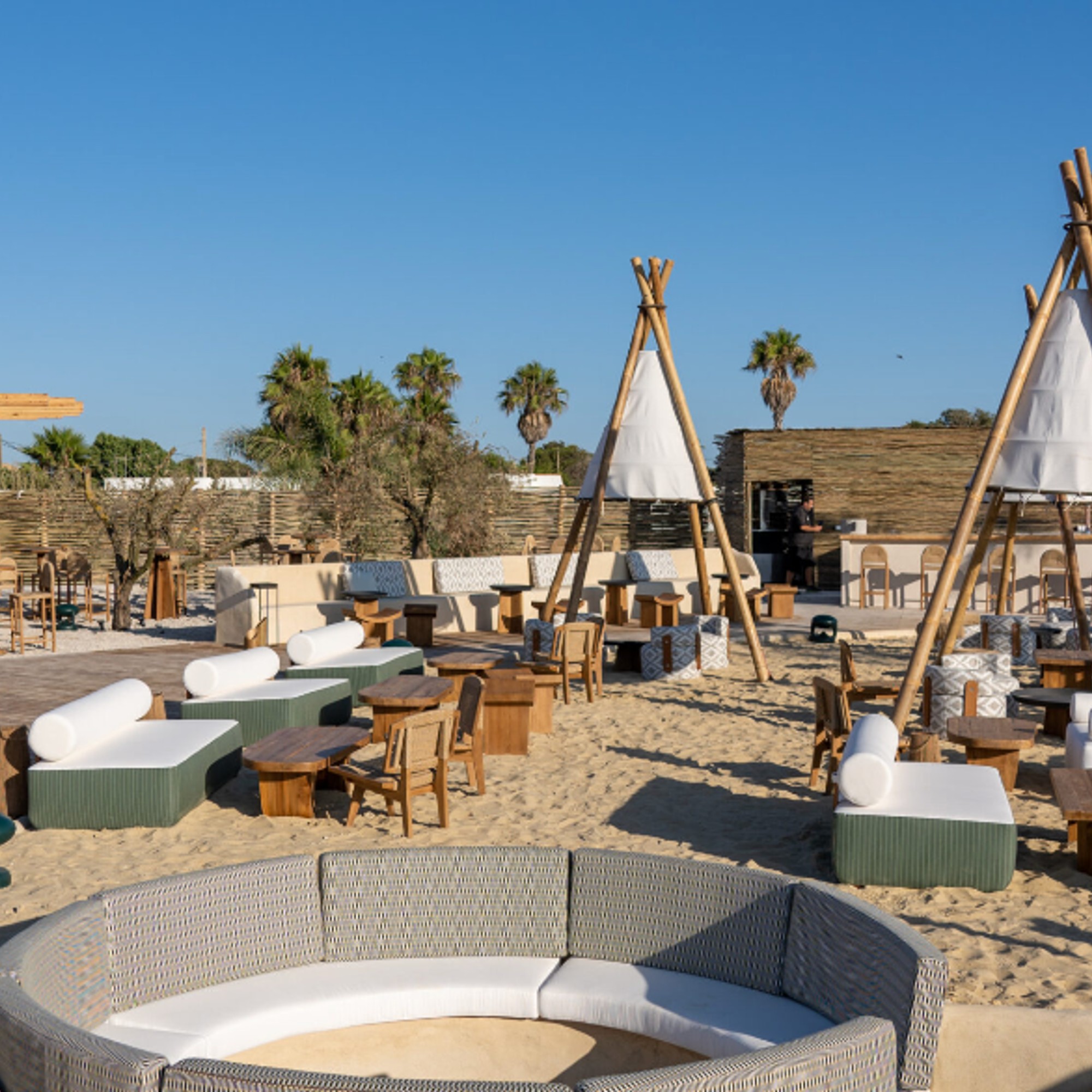 Valha Club ZANZI w/ Sparrow & Barbossa @ Valhalla Beach Club | Bilhetes & Guest Lists