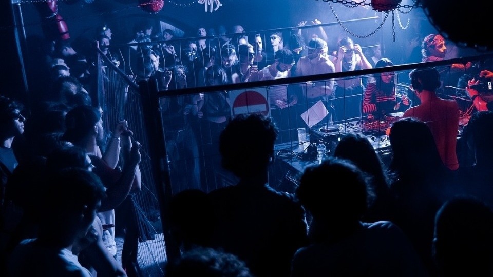 WOOD CLUBROOM gallery image