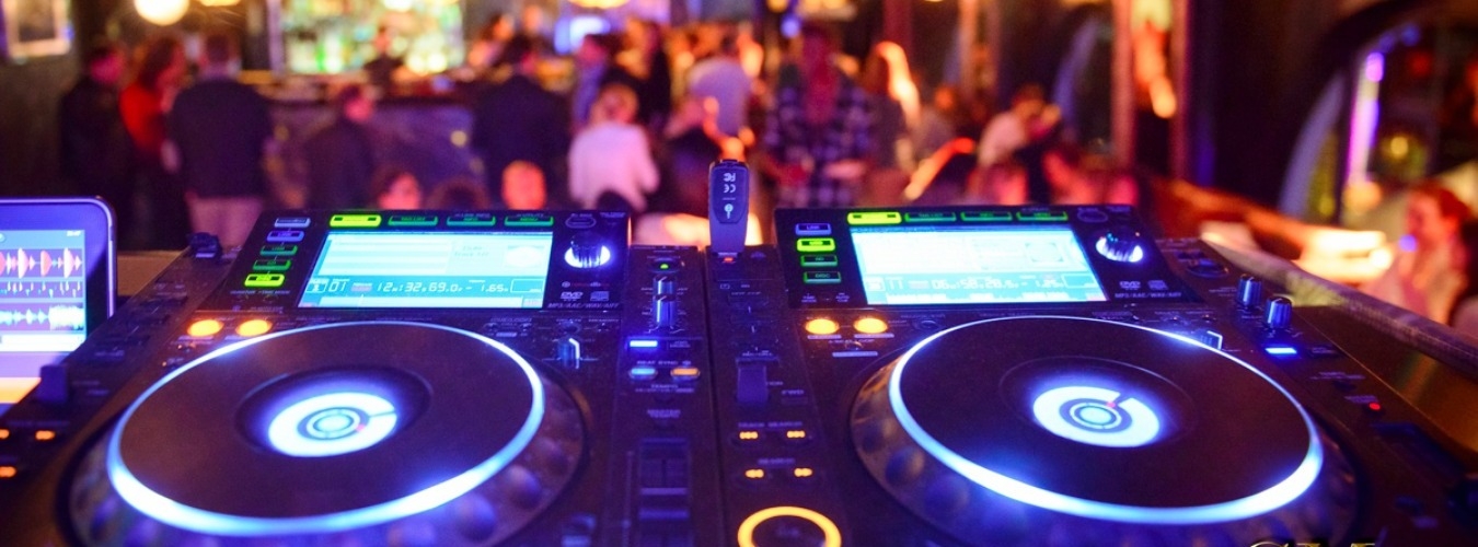 11Clubroom // District Party FREE ENTRY LADIES image