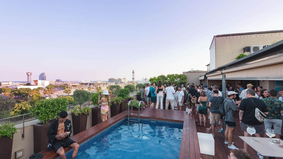 Cartel del evento 80's Rooftop pres: Free Rooftop Party w/TBA