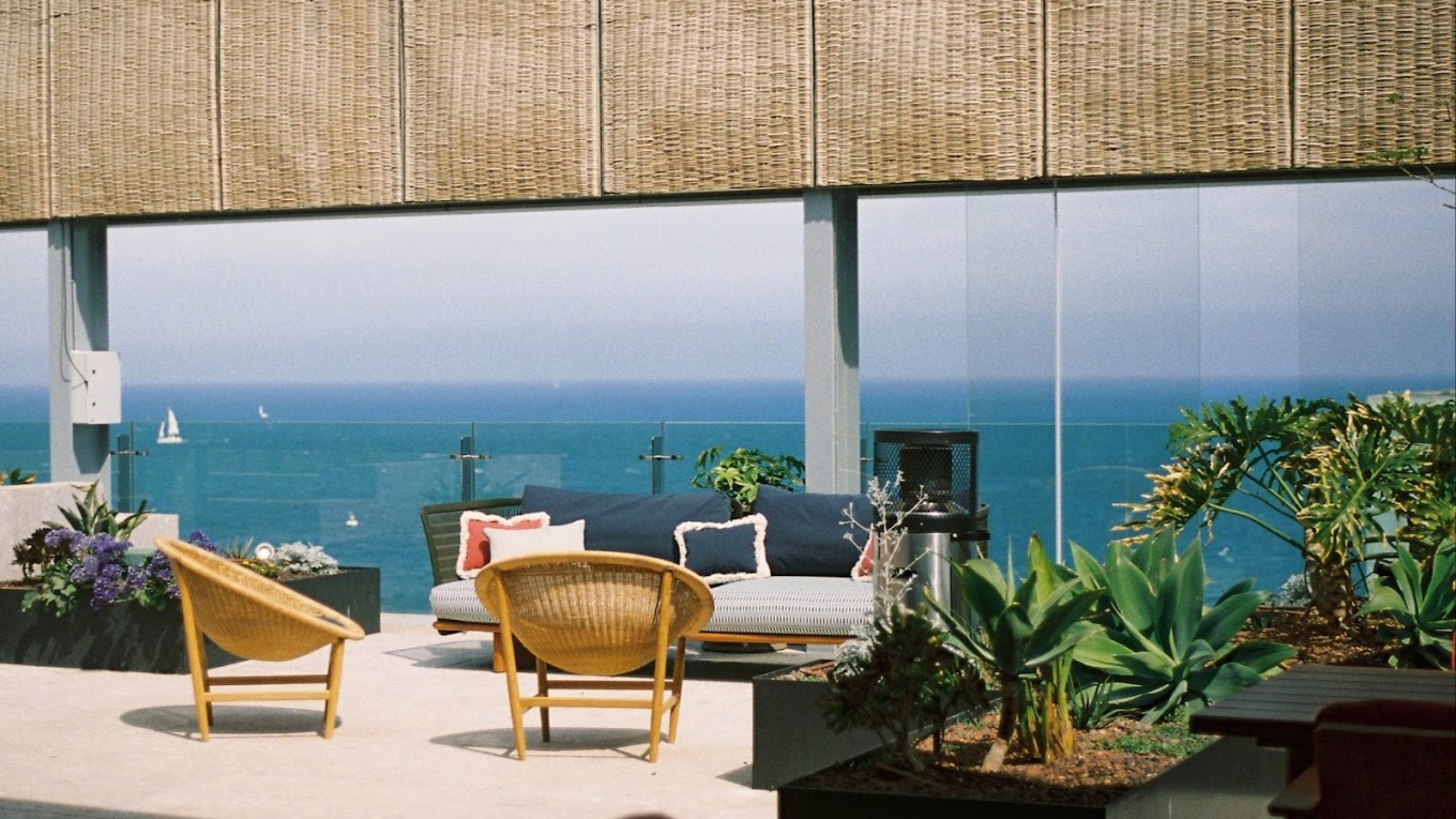 BARCELONA: AZUL Rooftop: MOYA x LOS ROQUES image