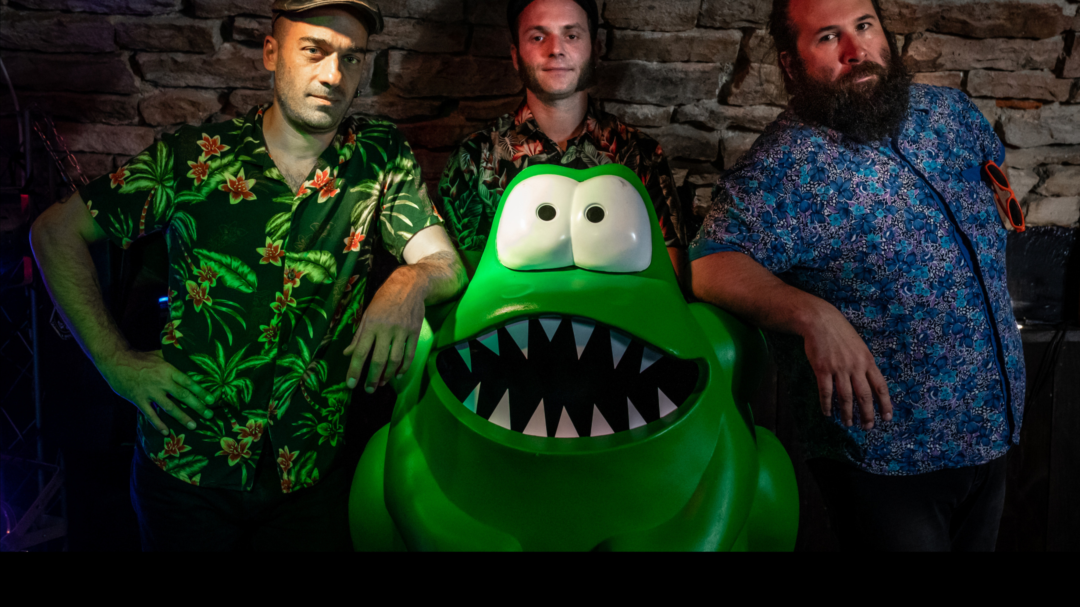 BEACH MOONSTERS + DECHEMAN & GARDENER + DJ REGINE image