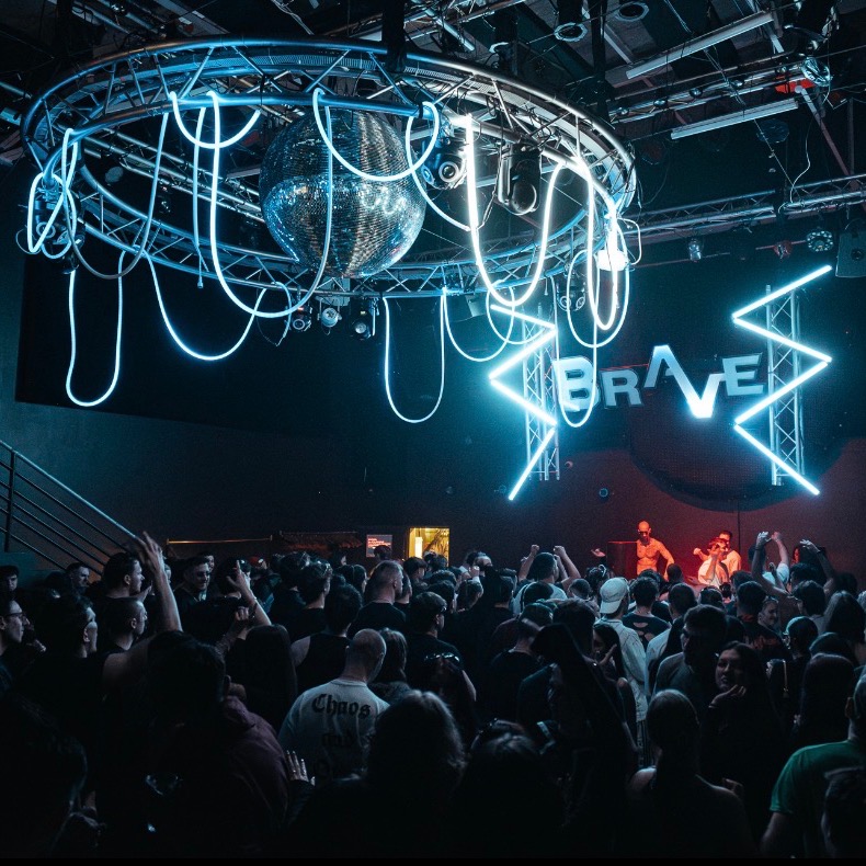 BRAVE x MTW x HARDAMSTART