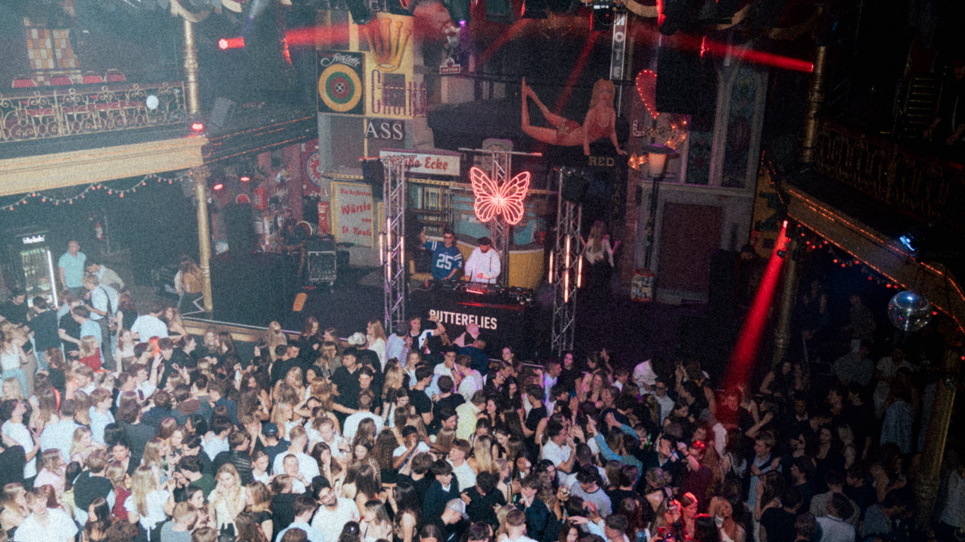 Butterflies at Schmidts Tivoli Theater image