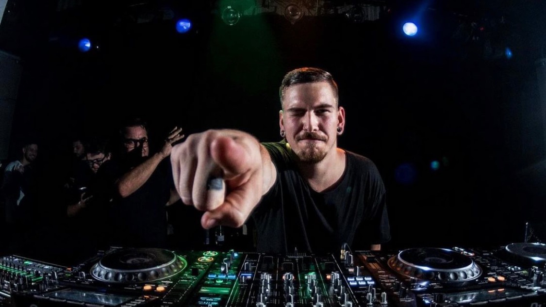 City Hall Tuesday pres. SQUARE l LAST FREE image