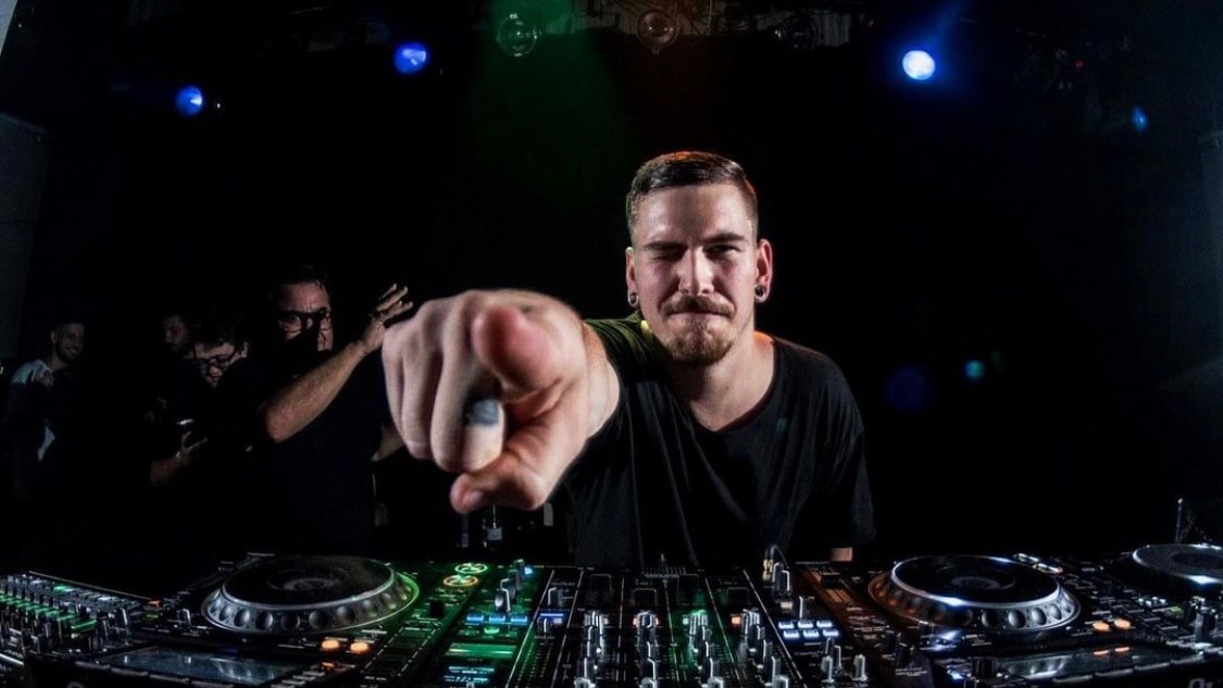 City Hall Tuesday pres. SQUARE l LAST FREE image