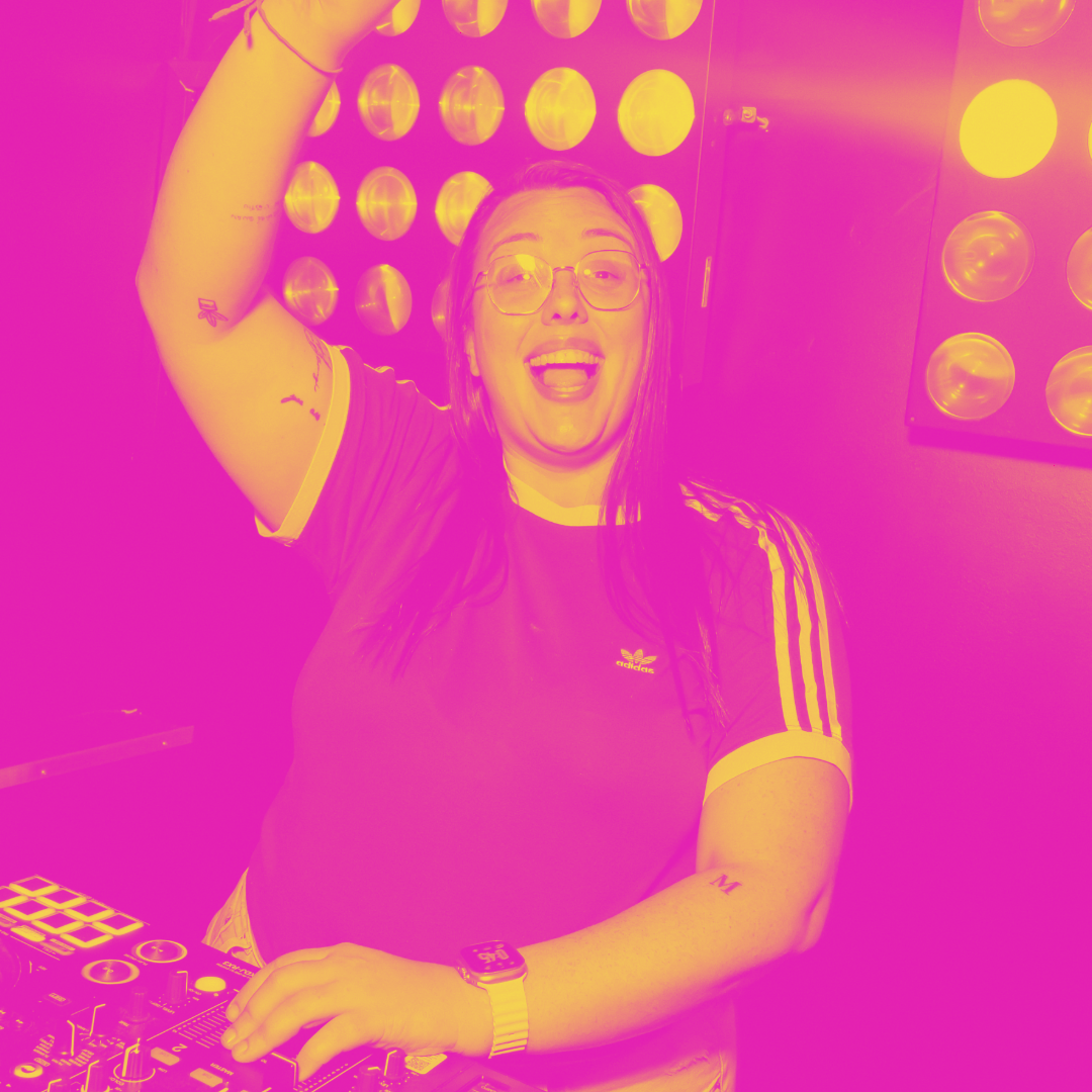 ESTA TÍA ES TONTA ( Free entry), a XtraLrge Playground