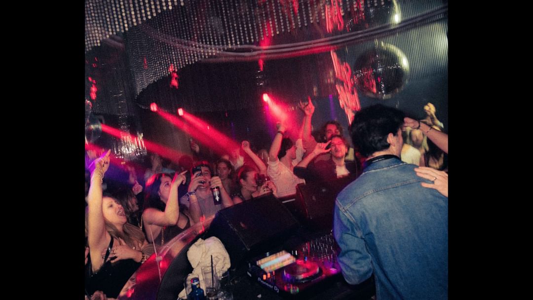 Fever Room-Eventplakat