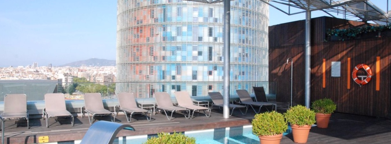 FIESTA DE LOS 80´S EN EL MEJOR ROOFTOP. HOTEL GATES BARCELONA image