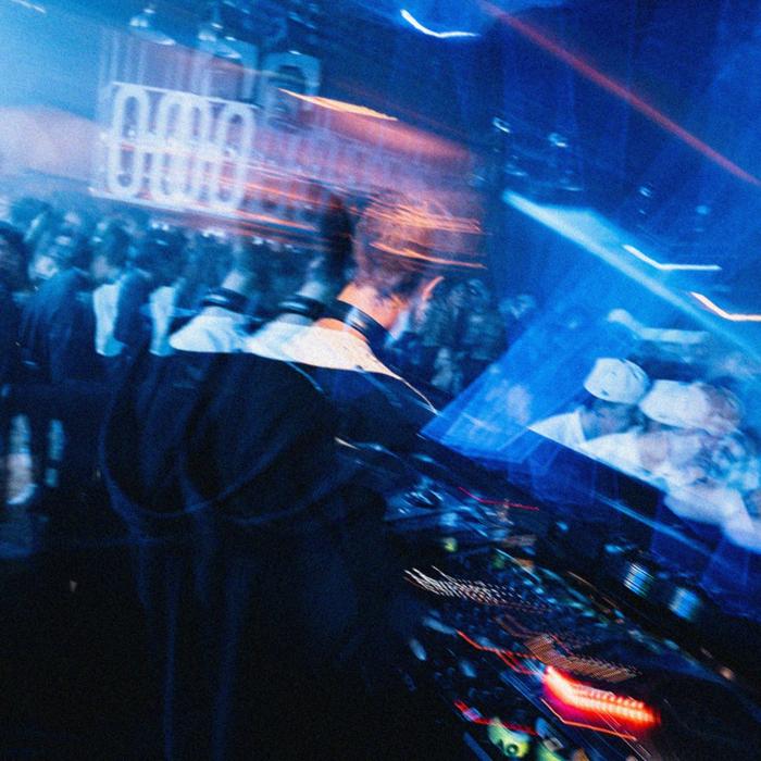 Cartel de Friday Session en CLOUD.9