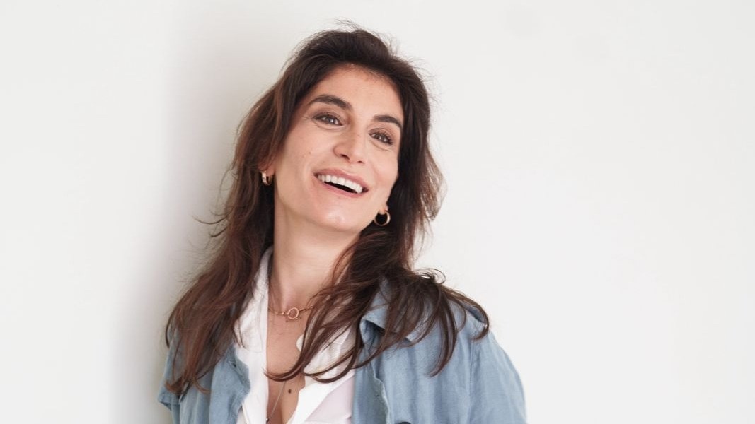 GIOVEDÌ 12 MARZO - PAOLA MICHELINI con INTROVERSA - STAND UP COMEDY al MAGMA image