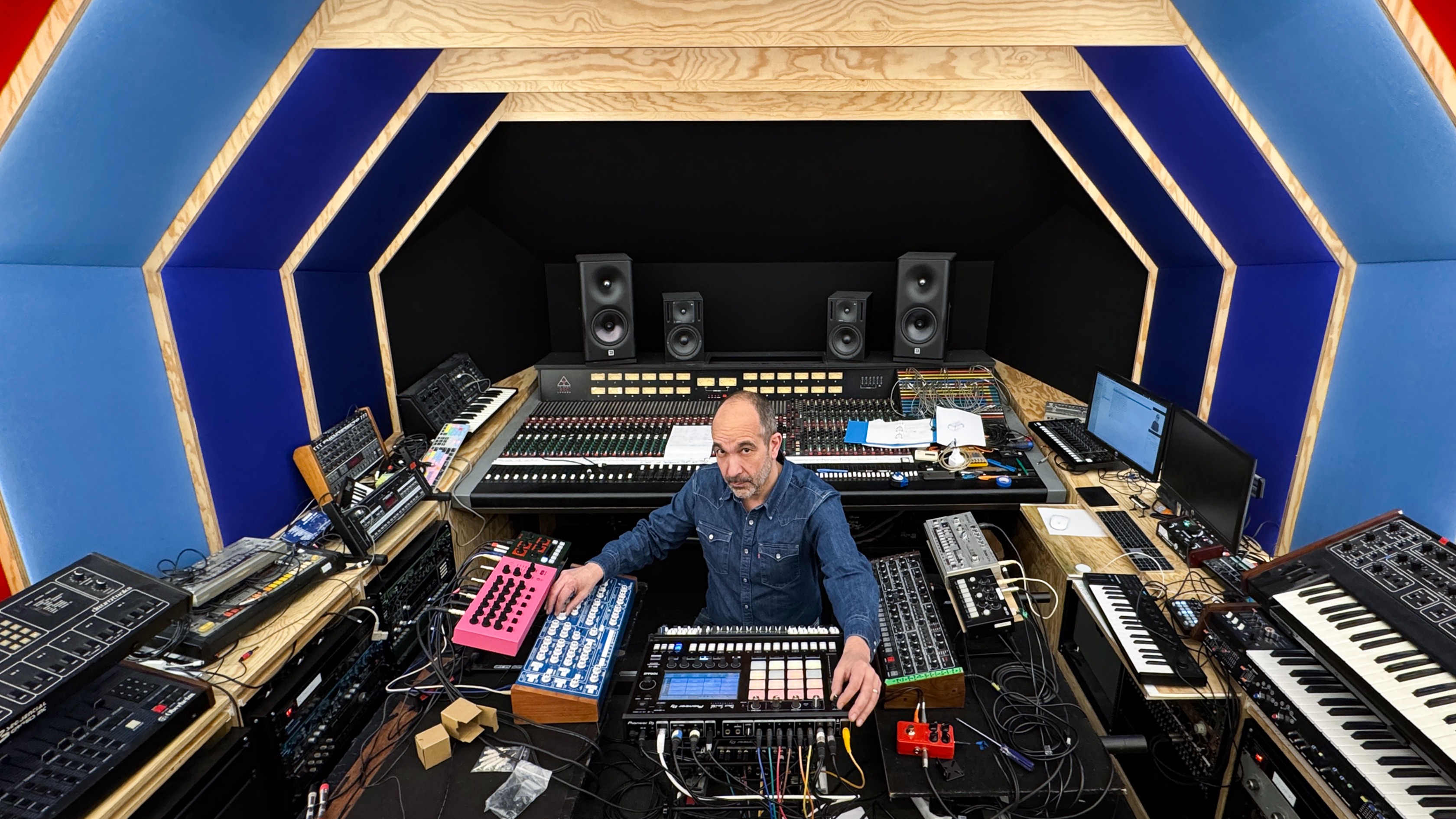 GOYA presents ÉTIENNE DE CRÉCY image