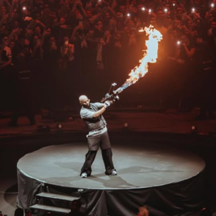 Cartel oficial del evento KAARIS EN SHOWCASE AU MANGO CLUB