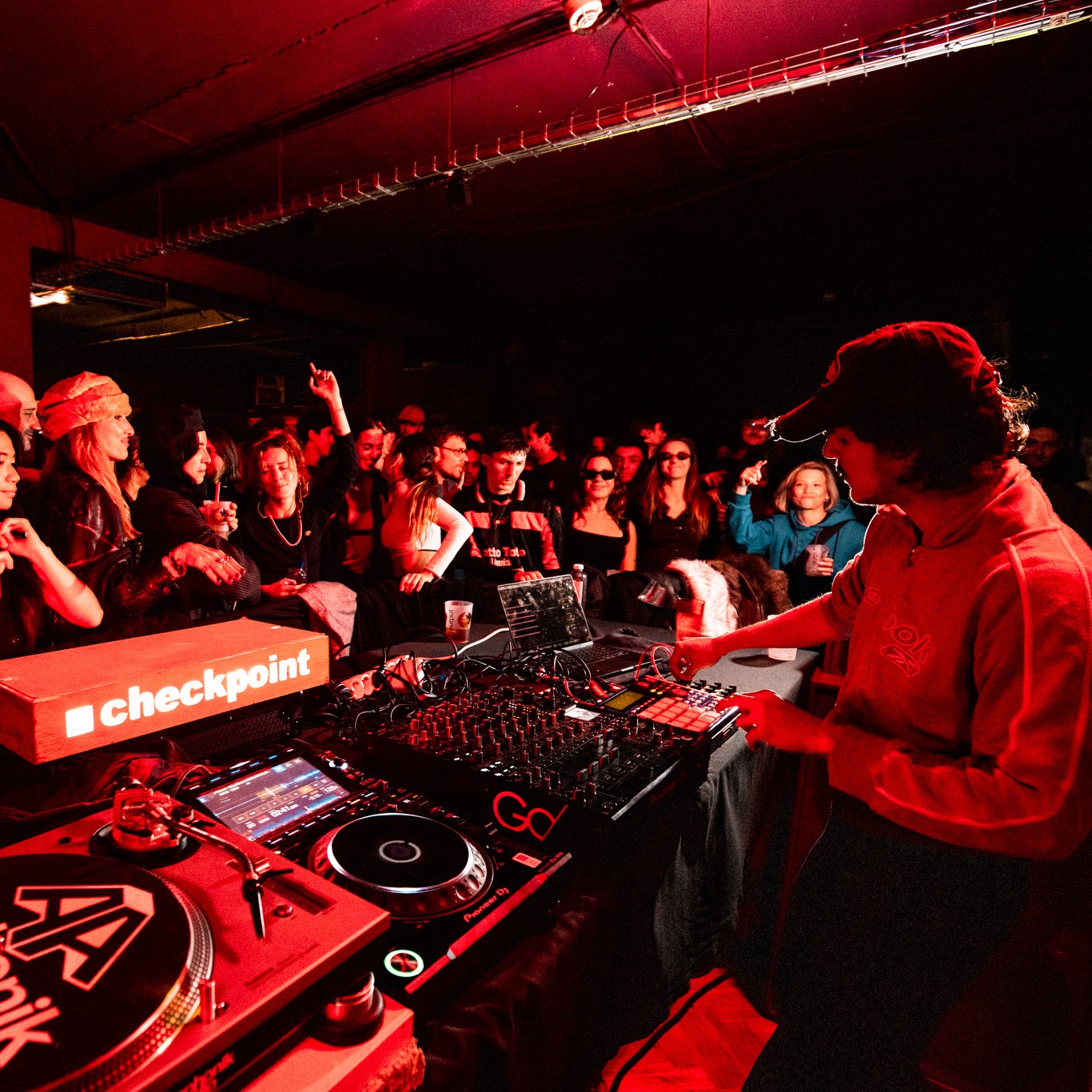 Les Enfants pres. Checkpoint with Sweely, Evan Baggs & more (indoor) image