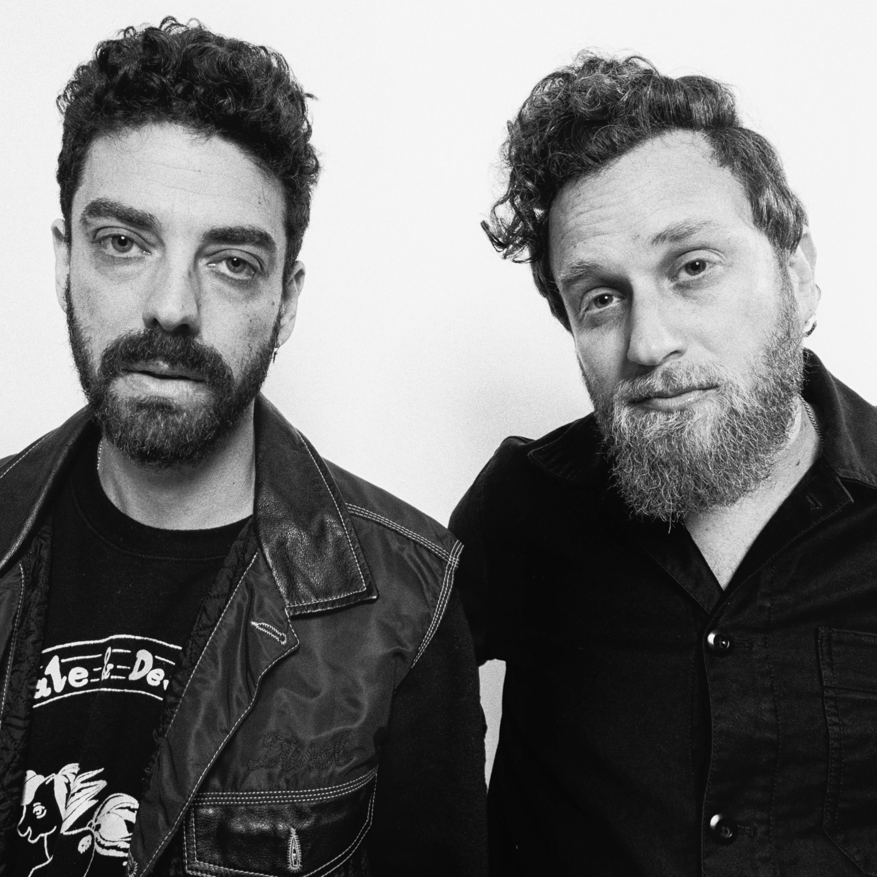 Les Enfants pres. Red Axes image