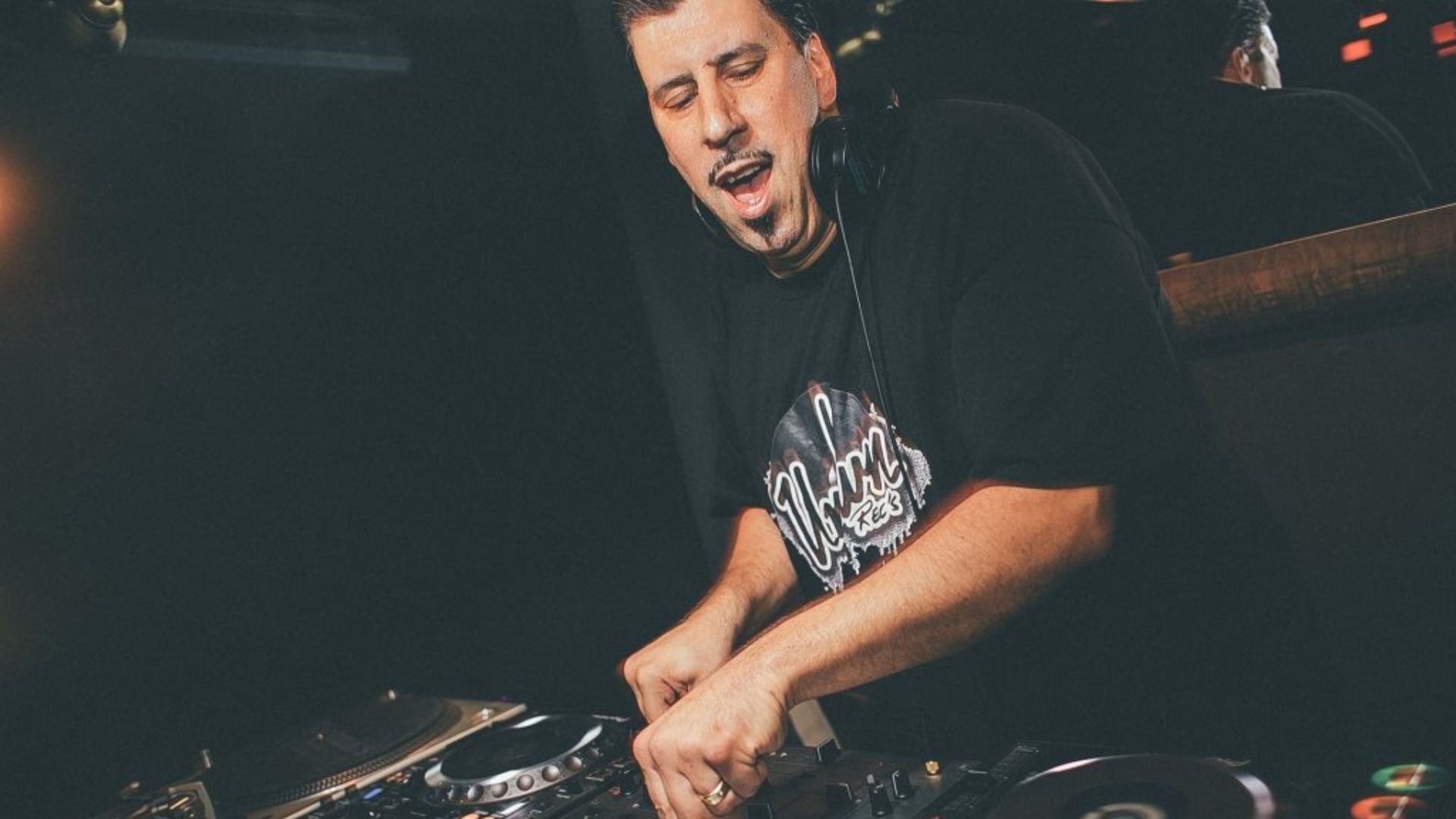 Mona The NY Edition image