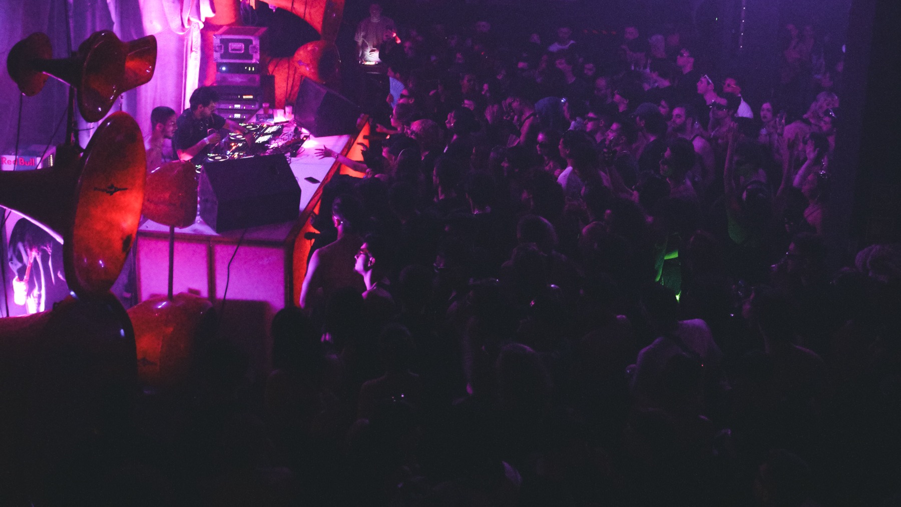 NADA w/ POISON, VLB b2b TRIK