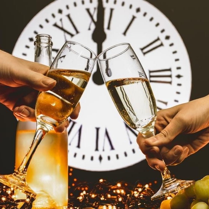 NOCHEVIEJA - 10HORAS NONSTOP PARTY PEOPLE image