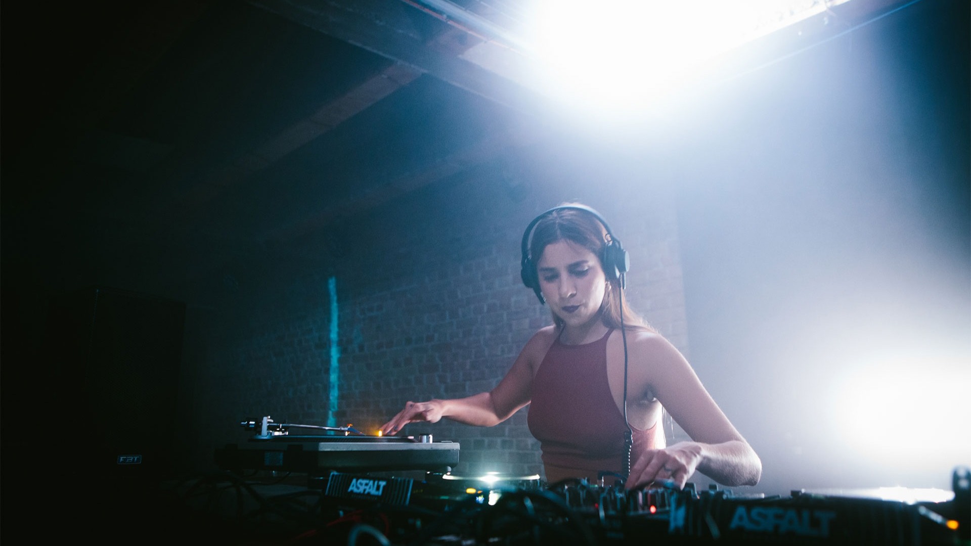 Hyperaktivist (Mala Junta, Mess / VE) at Azimut image