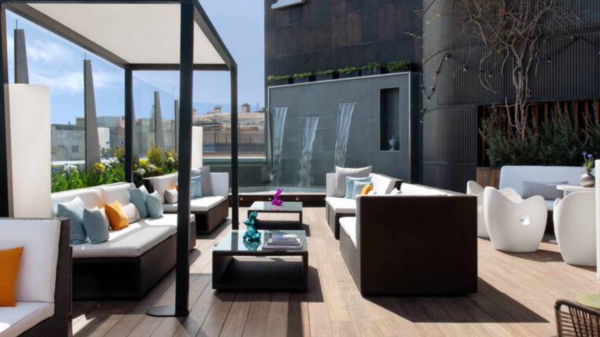 Rooftop 80´s party en el hotel Renaissance Barcelona Hotel image