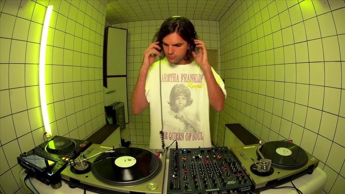 Roots pres. Momo Trosman image