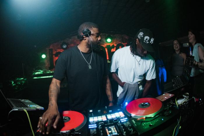 Cartel de Saturday Night: DJ Muuz + Dj Kunta en Jamboree Dance Club