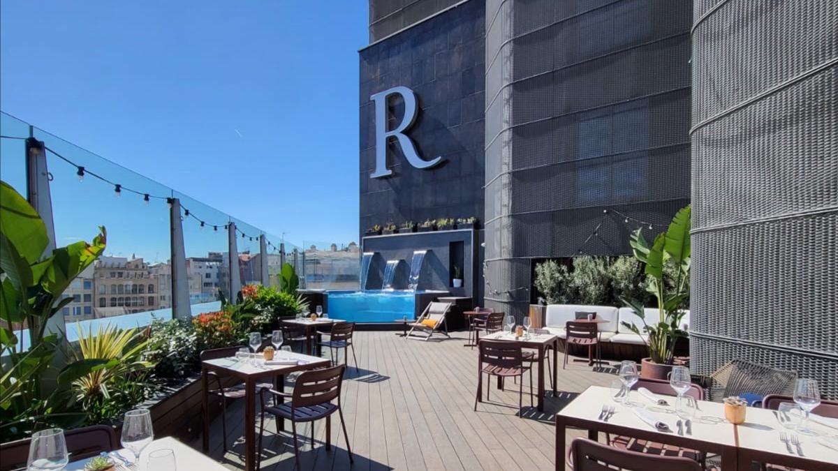Sunday Rooftop - Local djs- en el hotel Renaissance Barcelona Hotel image