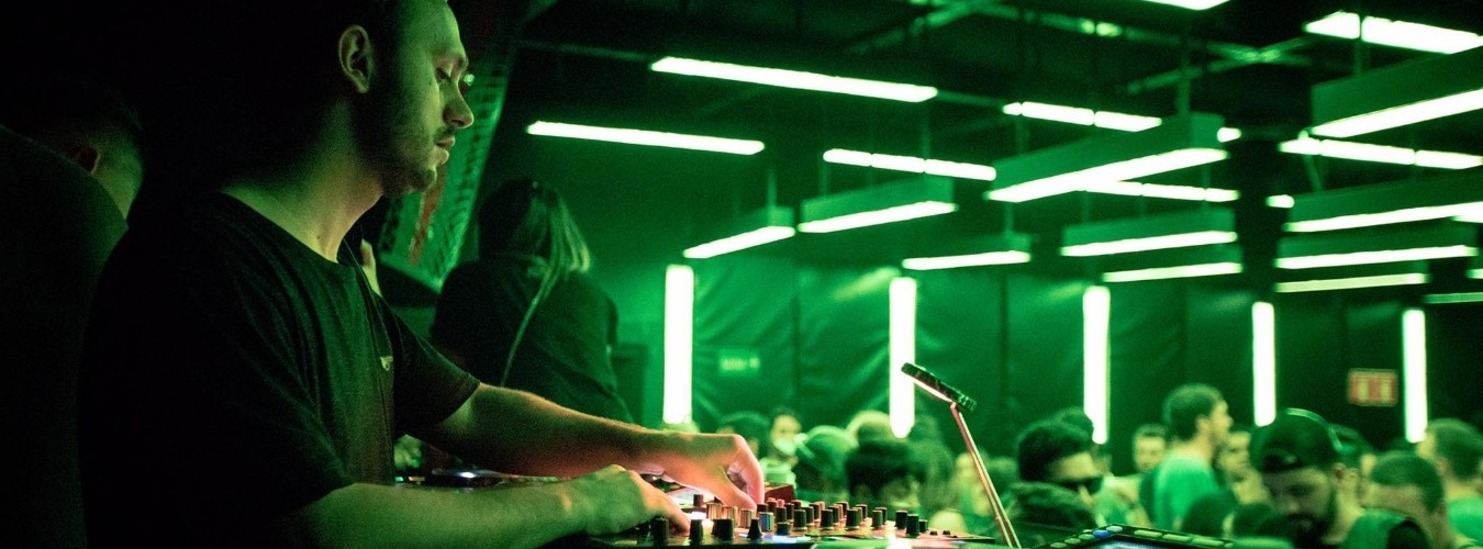 Techno en City Hall w/ Sabb image