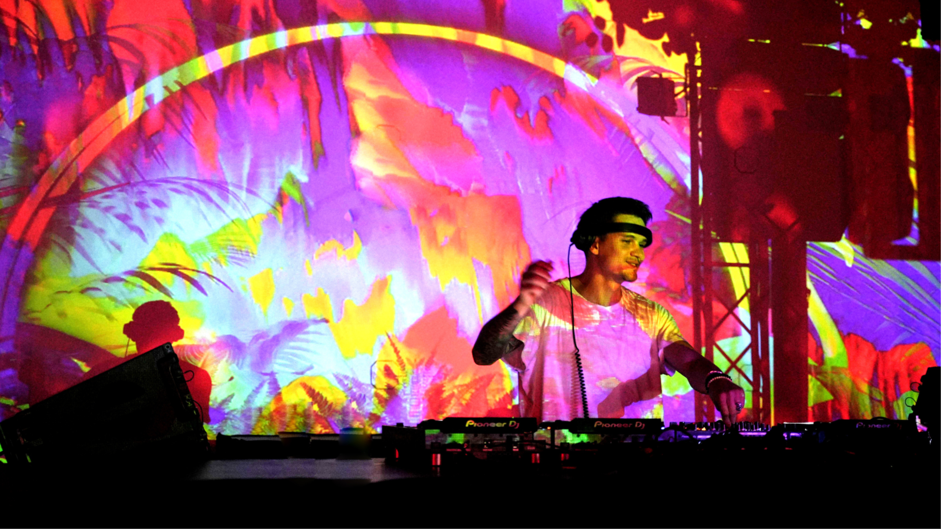 Temple & Musique de Lune present Vladislove and Brandi Perl