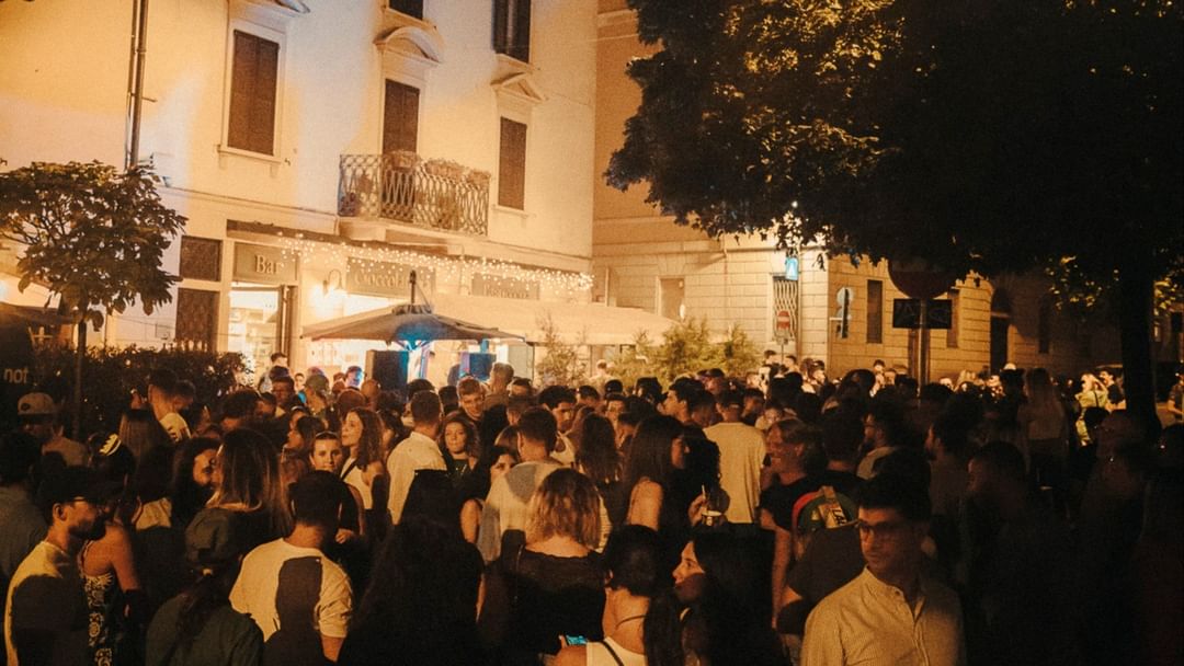 Cartel del evento This is not - Notte Bianca Piazza Beccaria Varese - FREE ENTRY