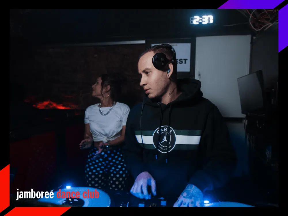 Tuesday Night: DJ Muuz