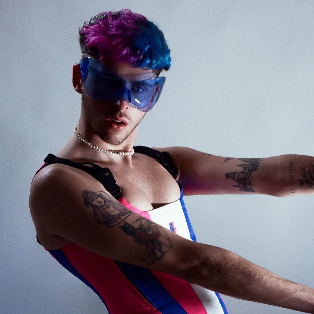 Viernes 1/5 LA FAMA con DENNIS MOORE (DE THIS IS DRAG) en PICCA image