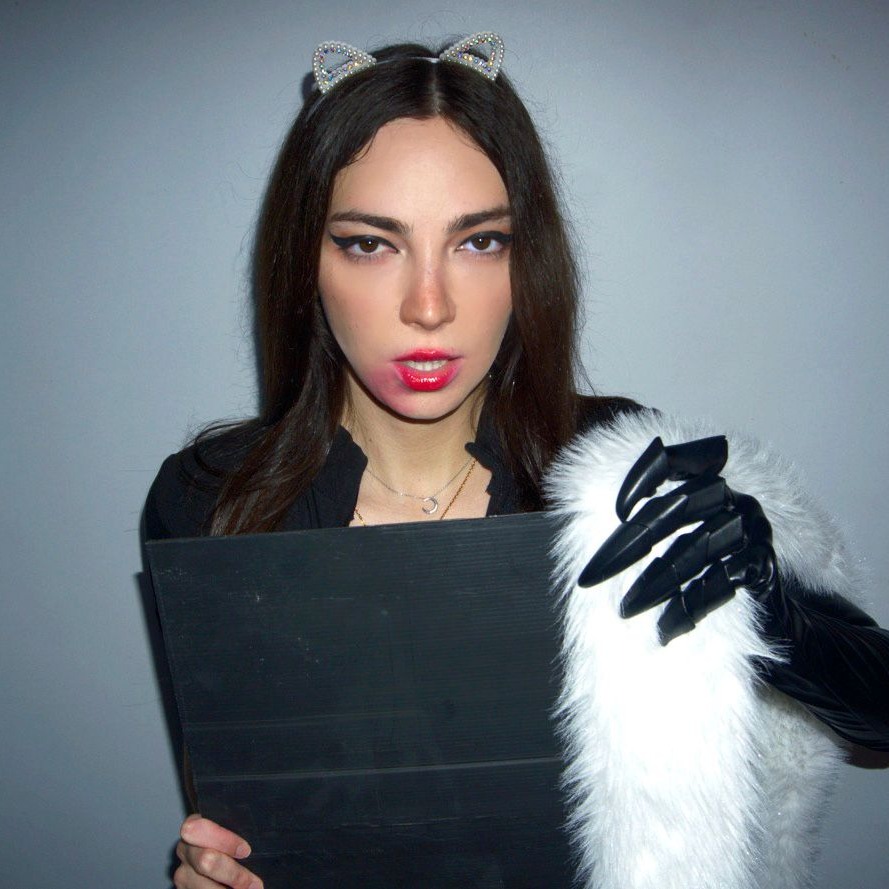 Viernes 17/4 LA FAMA con MIA SKYLAR en PICCA image