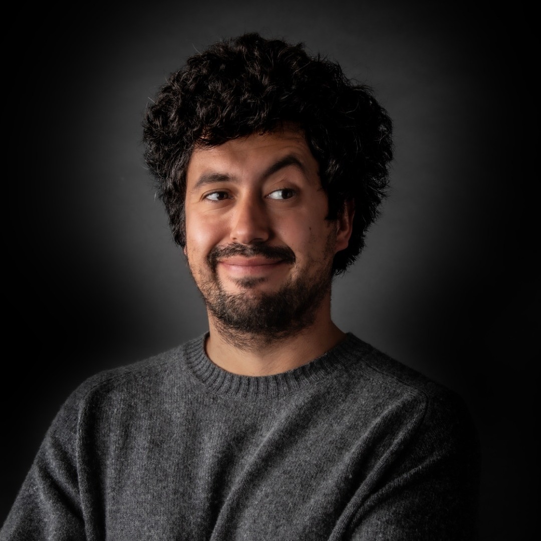 XHULIANO DULE - STAND UP COMEDY at MAGMA - GIOVEDÌ 14 MAGGIO image