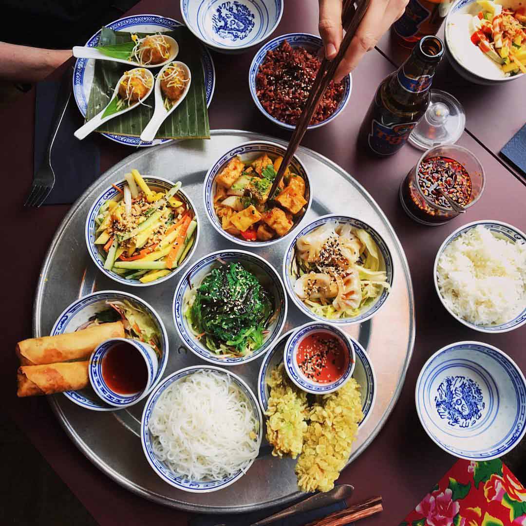 1990 Vegan living gallery image