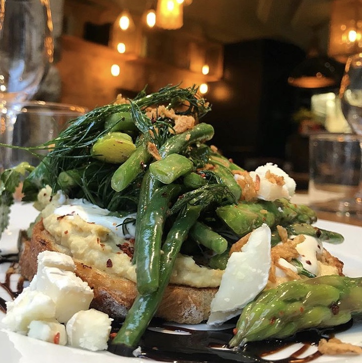 Au Plaisir  gallery image